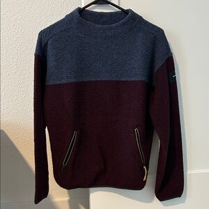 Prana women’s fleece crew with zippered pockets